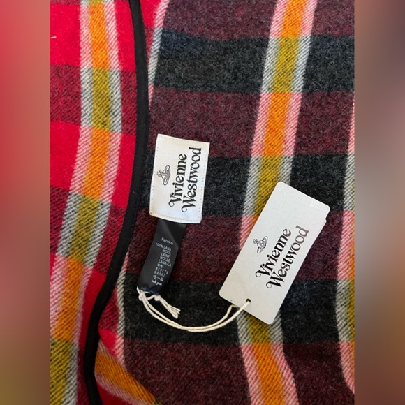 Vivienne Westwood BRAND NEW AW16 PONCHO WITH SCARVES attached Red Tartan - Picture 6 of 15